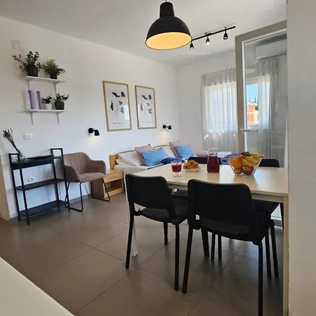 Apartment Near The For 4 Brodarica (Sibenik-Knin)