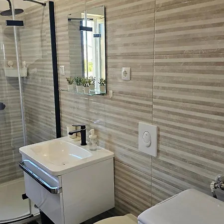 Apartment Near The For 4 *