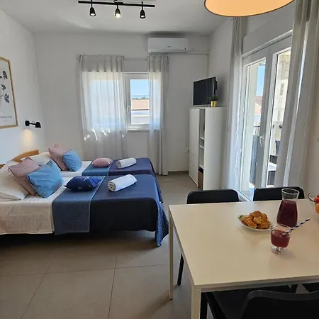 Near The For 4 Apartment *